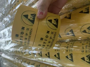 Tejp isfar anti-statiku użat biex iżomm id-distanza mill-marki tal-art